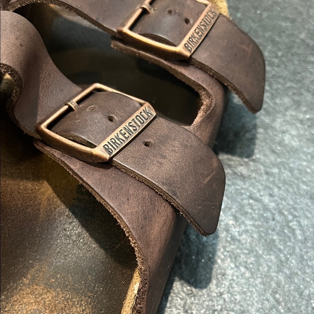 Birkenstock Arizona Oiled Leather Brown Sandals - Picture 13 of 13
